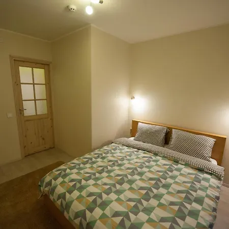 Tulbi Apartment, Close To Old Town, Private Parking Korter